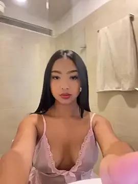 Try our girls live displays and explore the company of endless strippers, with beautiful physiques, vibrating toys and more.