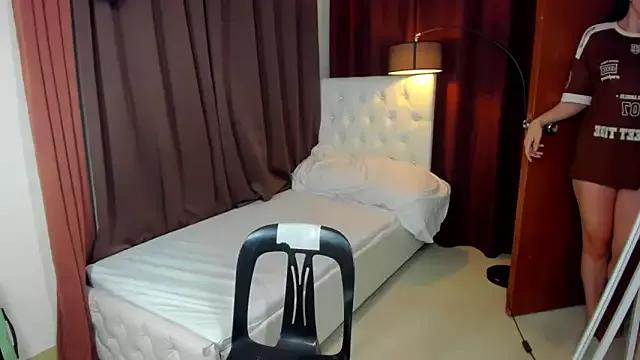SophiaCoxxx from StripChat is Freechat