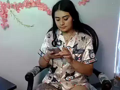 Try our girls live displays and explore the company of endless strippers, with beautiful physiques, vibrating toys and more.