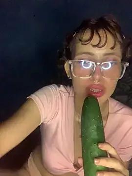 SophiePrecious from StripChat is Freechat