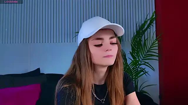 SophieSuvi from StripChat is Freechat