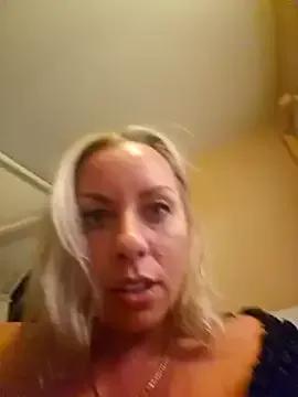 Sparkle2206 from StripChat is Freechat