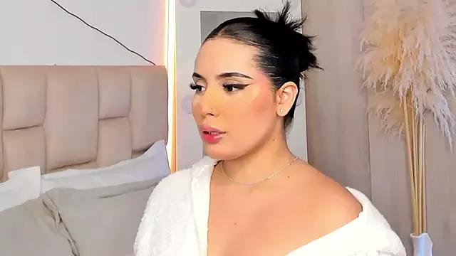 Try our girls live displays and explore the company of endless strippers, with beautiful physiques, vibrating toys and more.