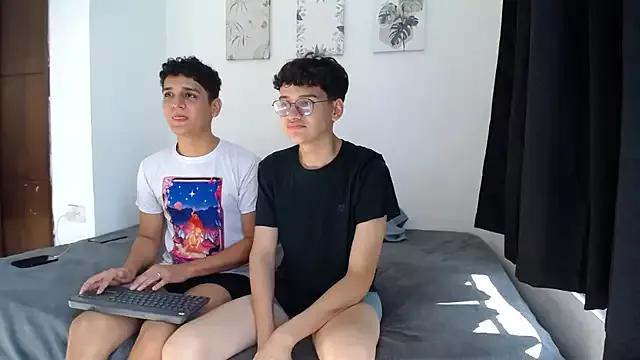 Try our girls live displays and explore the company of endless strippers, with beautiful physiques, vibrating toys and more.