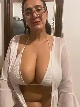 Try our girls live displays and explore the company of endless strippers, with beautiful physiques, vibrating toys and more.