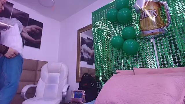 Try our girls live displays and explore the company of endless strippers, with beautiful physiques, vibrating toys and more.