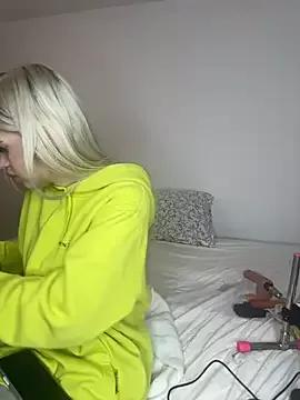 Steffi_Snowbunny from StripChat is Freechat