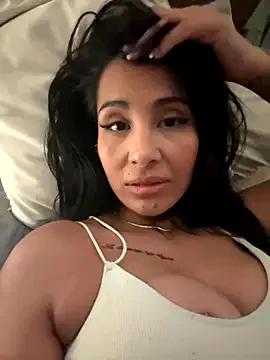 Try our girls live displays and explore the company of endless strippers, with beautiful physiques, vibrating toys and more.