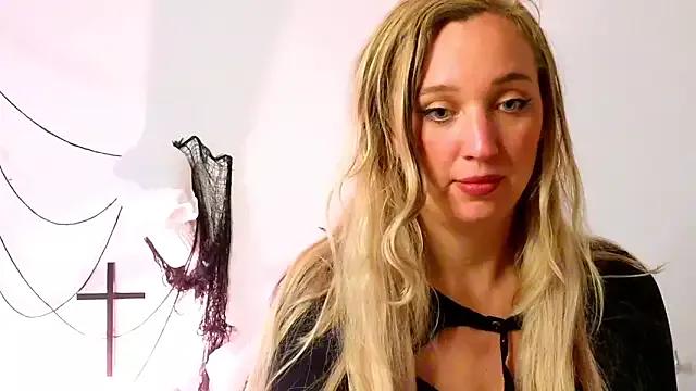 Try our girls live displays and explore the company of endless strippers, with beautiful physiques, vibrating toys and more.