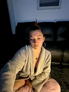 Try our girls live displays and explore the company of endless strippers, with beautiful physiques, vibrating toys and more.