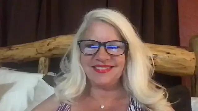 SubMissOlivia from StripChat is Freechat