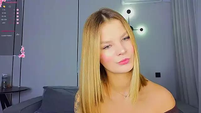 Try our girls live displays and explore the company of endless strippers, with beautiful physiques, vibrating toys and more.