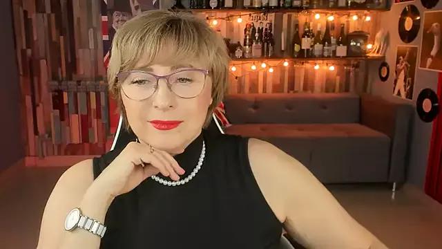 Try our girls live displays and explore the company of endless strippers, with beautiful physiques, vibrating toys and more.