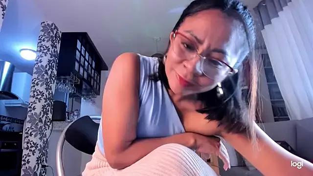 Sumaq_moon from StripChat is Freechat