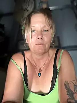 Try our girls live displays and explore the company of endless strippers, with beautiful physiques, vibrating toys and more.