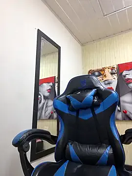 susan_mooree — show pussy