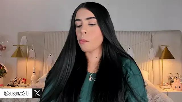 Try our girls live displays and explore the company of endless strippers, with beautiful physiques, vibrating toys and more.