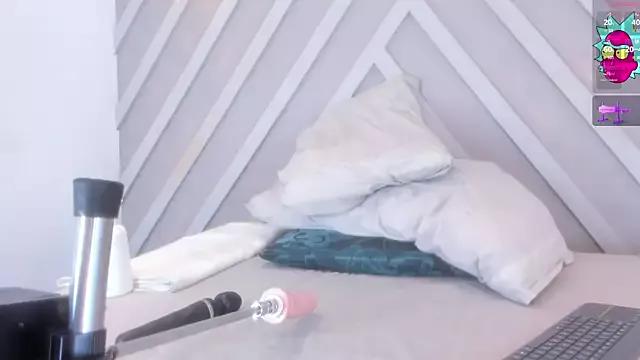susy_monroe_ from StripChat is Freechat