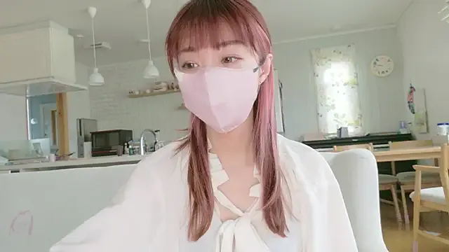SUZU_1201 on StripChat
