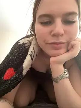 sweeet_july from StripChat