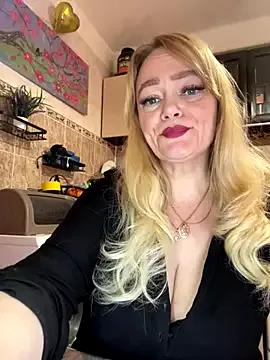 Try our girls live displays and explore the company of endless strippers, with beautiful physiques, vibrating toys and more.