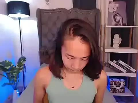 Try our girls live displays and explore the company of endless strippers, with beautiful physiques, vibrating toys and more.