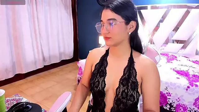 Try our girls live displays and explore the company of endless strippers, with beautiful physiques, vibrating toys and more.
