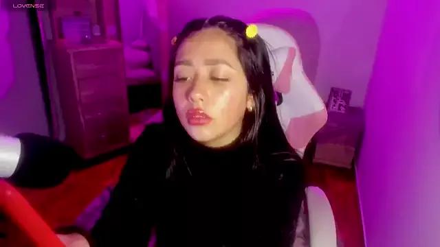 Sweet_milady from StripChat is Freechat