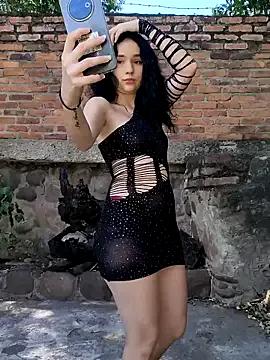 Try our girls live displays and explore the company of endless strippers, with beautiful physiques, vibrating toys and more.
