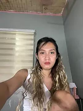 Try our girls live displays and explore the company of endless strippers, with beautiful physiques, vibrating toys and more.