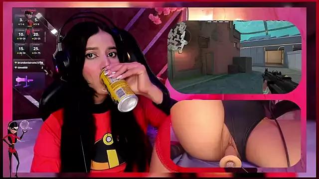 Try our girls live displays and explore the company of endless strippers, with beautiful physiques, vibrating toys and more.