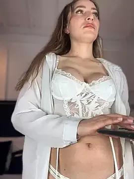 Try our girls live displays and explore the company of endless strippers, with beautiful physiques, vibrating toys and more.