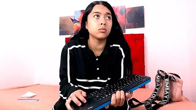 SweetLatiin_ from StripChat is Freechat