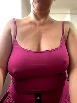 Try our girls live displays and explore the company of endless strippers, with beautiful physiques, vibrating toys and more.