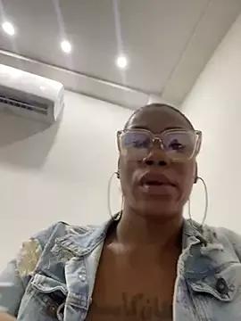 sweetsarabig22cm from StripChat is Freechat