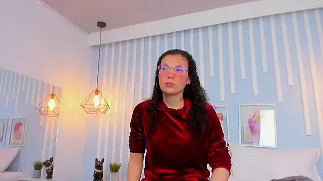 Try our girls live displays and explore the company of endless strippers, with beautiful physiques, vibrating toys and more.