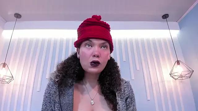 Try our girls live displays and explore the company of endless strippers, with beautiful physiques, vibrating toys and more.