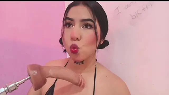 Try our girls live displays and explore the company of endless strippers, with beautiful physiques, vibrating toys and more.
