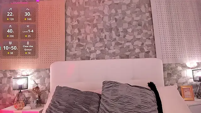 tamara_kisses — spread pussy + rub clit