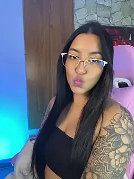 Photos of Tamara_Roberts1 from StripChat is Freechat