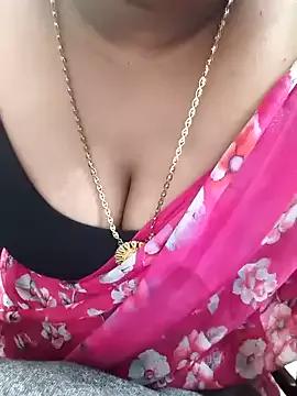 Tamil-rami from StripChat is Freechat