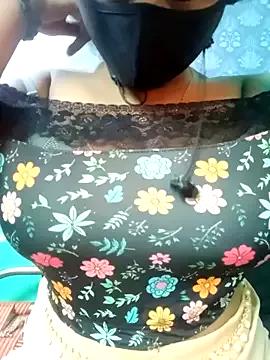tamil_Vennila from StripChat is Freechat