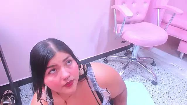 Try our girls live displays and explore the company of endless strippers, with beautiful physiques, vibrating toys and more.