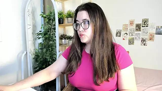 Tara_Torres from StripChat is Freechat