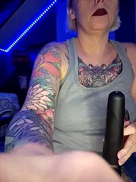 Try our girls live displays and explore the company of endless strippers, with beautiful physiques, vibrating toys and more.