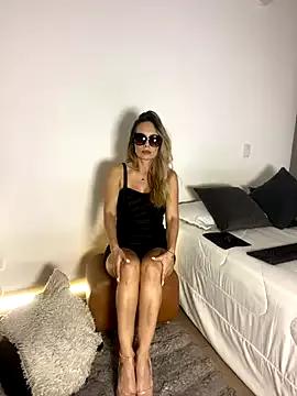 Try our girls live displays and explore the company of endless strippers, with beautiful physiques, vibrating toys and more.
