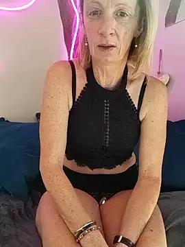 Try our girls live displays and explore the company of endless strippers, with beautiful physiques, vibrating toys and more.