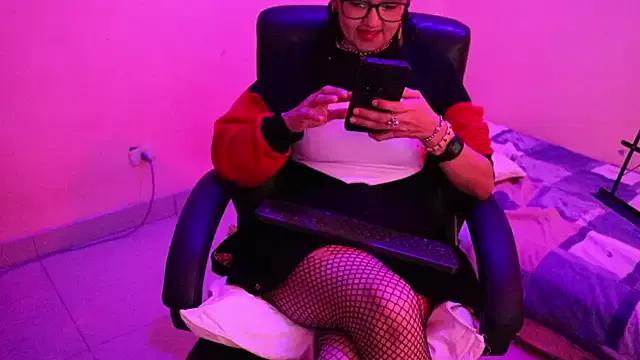 tatycatiuska from StripChat