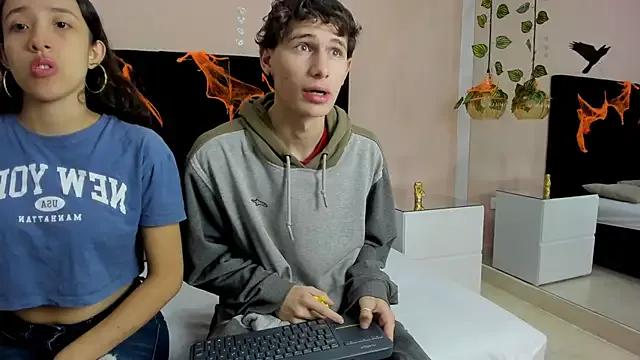 Try our girls live displays and explore the company of endless strippers, with beautiful physiques, vibrating toys and more.