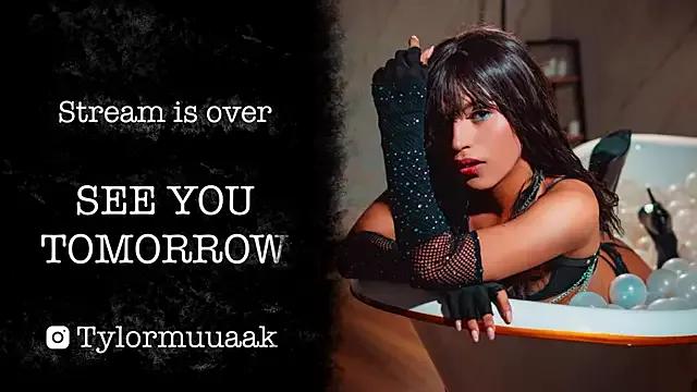 Try our girls live displays and explore the company of endless strippers, with beautiful physiques, vibrating toys and more.